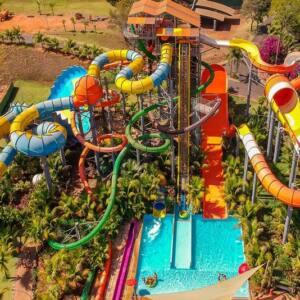 THERMAS DOS LARANJAIS - SP - 1 ADULTO + CRIANÇA ATÉ 12 ANOS